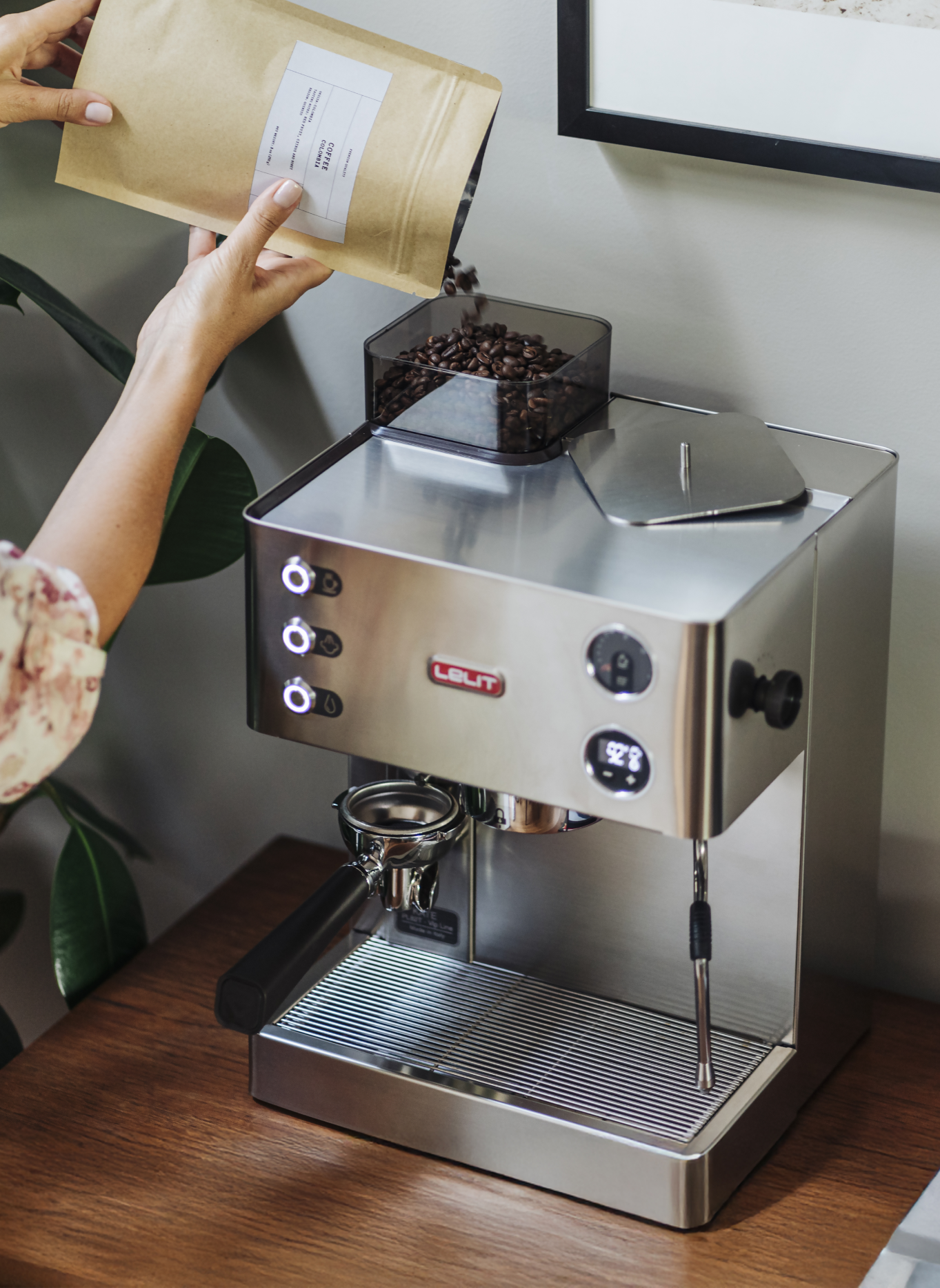 ../../../assets/products/lelit/lelit-kate/5-lelit-kate-pl82t-coffee-machine-lelit-archives-bottega.png